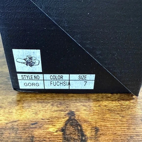 NWT Ariyah Fashion Nova Fuchsia Floral Sandals women’s size 7 - Picture 5 of 6